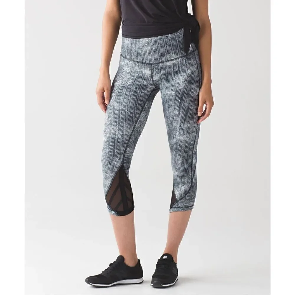 Womens Lululemon Essential Rhythm Crop